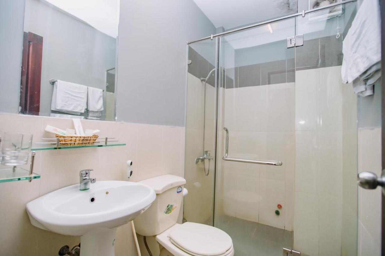 Canary Saigon Hotel Хошимин Екстериор снимка